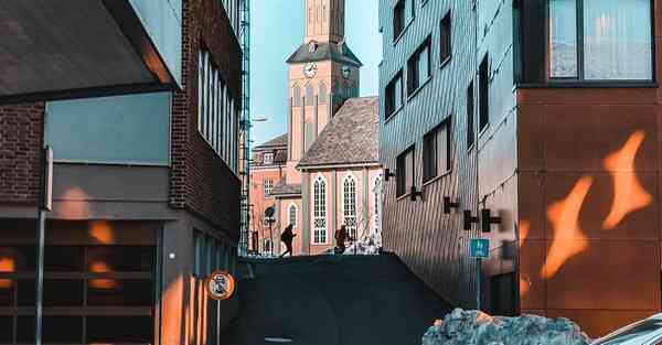 次元裂缝已打开AI绘画花瓣滤镜（次元裂缝已打开AI绘画剪映）