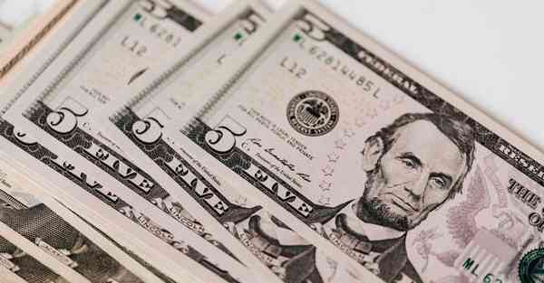 最有趣的人工智能机器人，最有趣的人工智能机器人作文