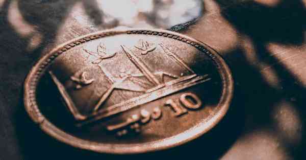 次元裂缝已打开AI绘画花瓣滤镜（次元裂缝已打开AI绘画剪映）