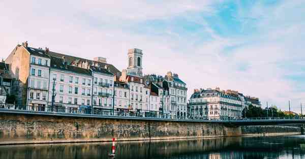 牧场饲喂智能机器人 自动牧场