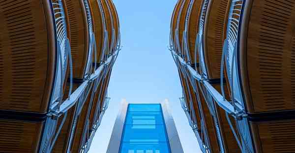 外国人调戏智能机器人：探索与引发的问题