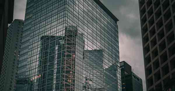 次元裂缝已打开AI绘画花瓣滤镜（次元裂缝已打开AI绘画剪映）