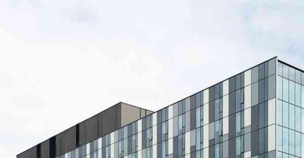 人工智能机器人和人谈恋爱