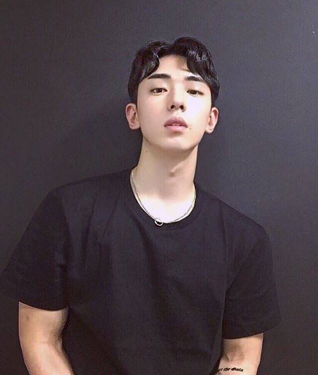 东婕承筠