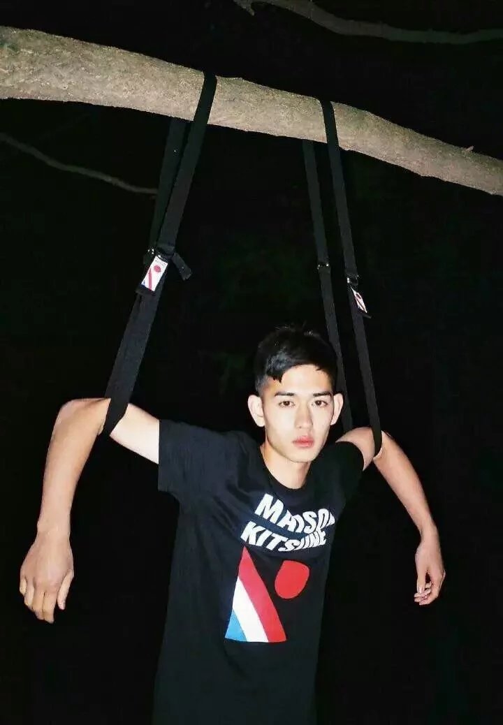 卢全娥爱