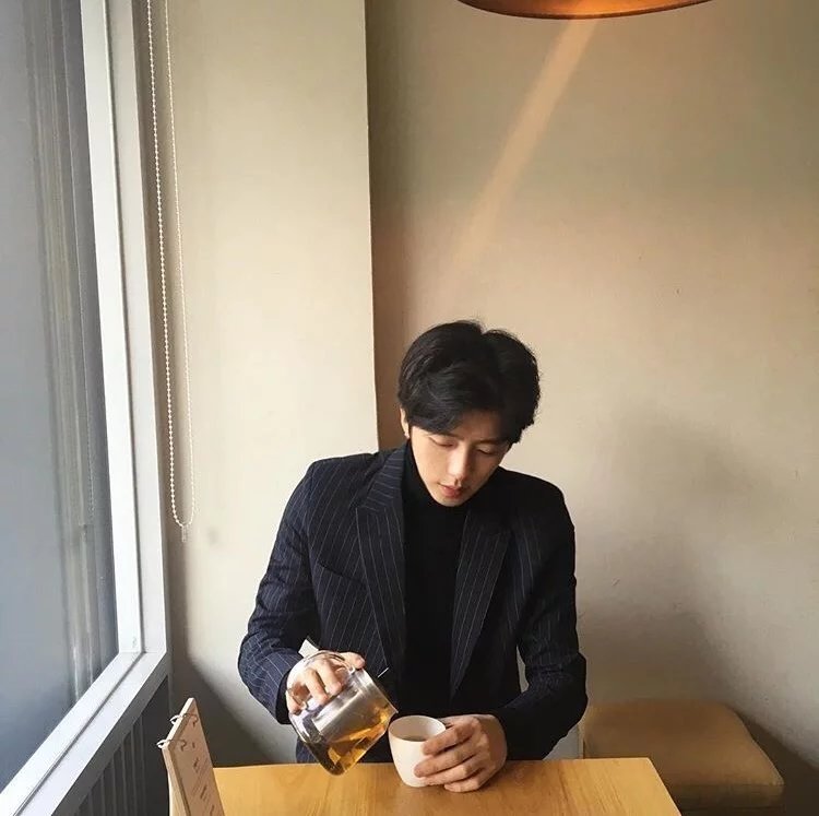翁梦威彦