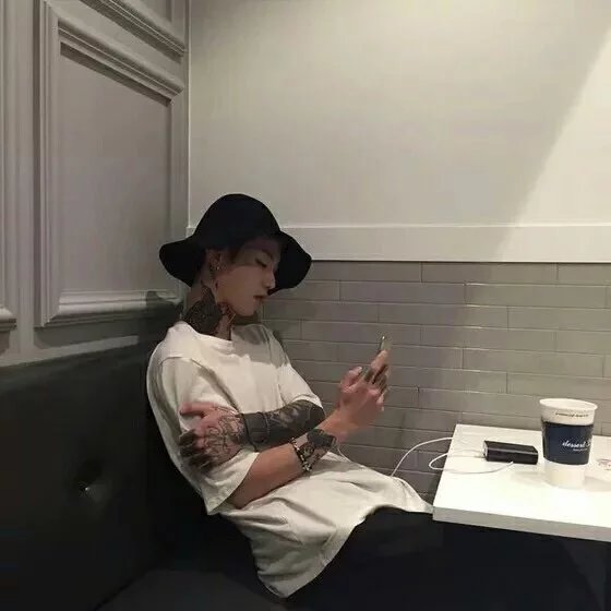 澹台秋雁毅